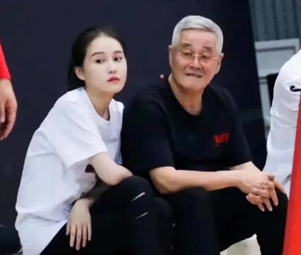 赵本山女儿在什么情况下吐槽自家私人飞机的呢?