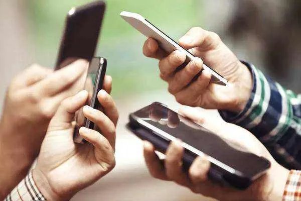 尾号5个8手机号拍出225万,为何很多人钟爱手机连号?