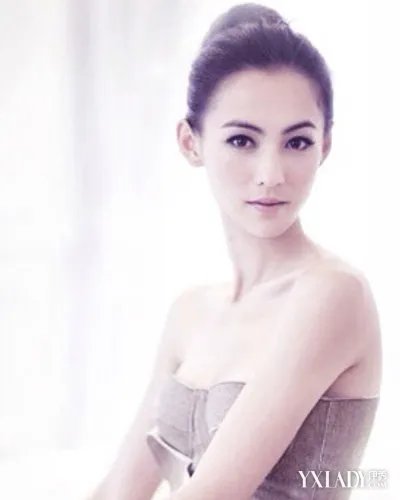 曝光张柏芝低胸玩性感其实女神现在是有子万事足