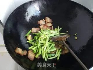 韭菜炒腊肉