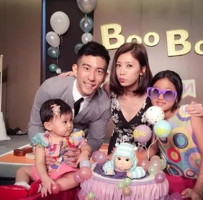 贾静雯41岁生日老公女儿相陪 网友:幸福莫过于此