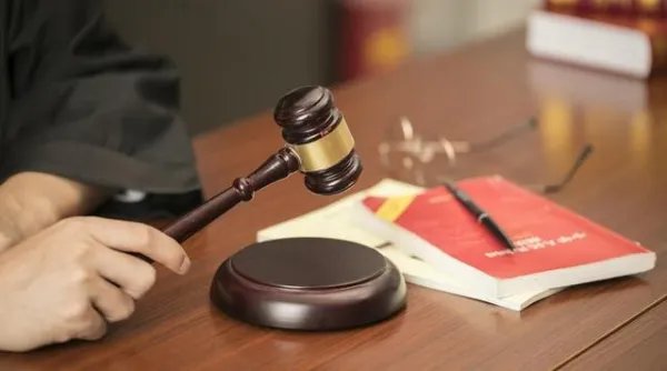 民警吃野味喝茅台不付钱？饭店起诉被驳回！驳回的理由是什么？