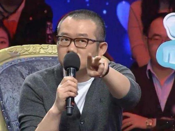 40岁丈母娘为女婿生下双胞胎