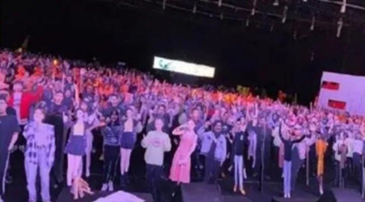 江苏卫视晚会观众都是假人 原来刘敏涛表情失控是因为这个啊！