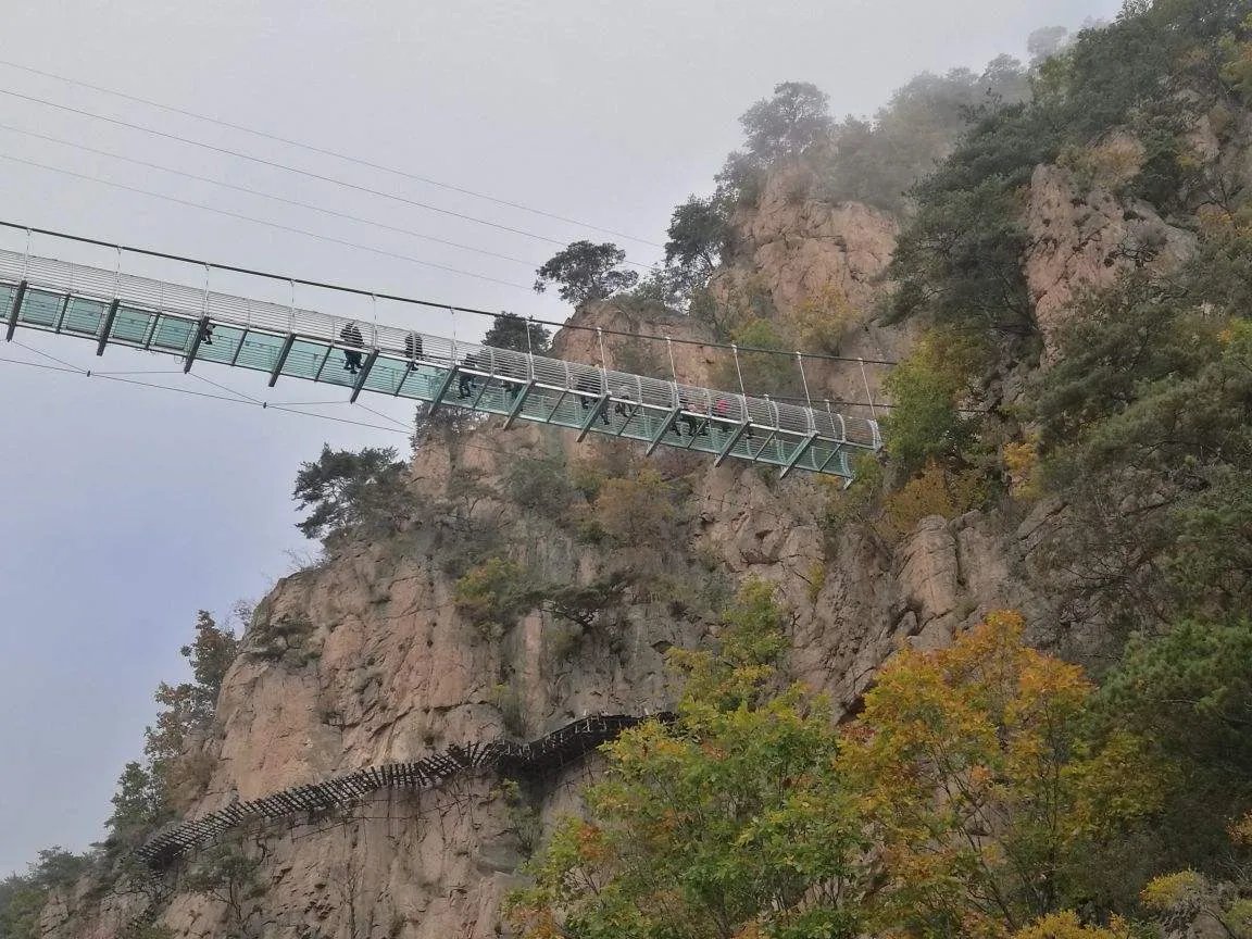 辽宁虎谷峡玻璃栈道发生事故,该景区的游客情况如何?