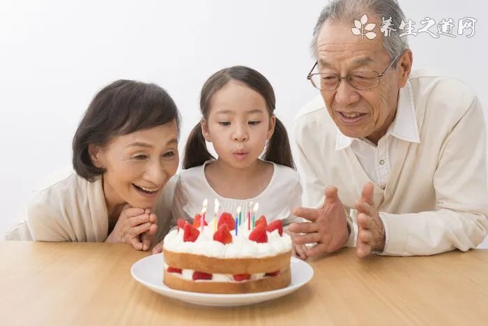 女人性方面越矜持男人越喜欢，要勾起男人对你的征服