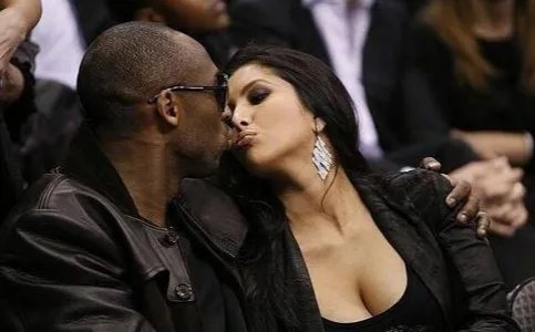 瓦妮莎体重多少？