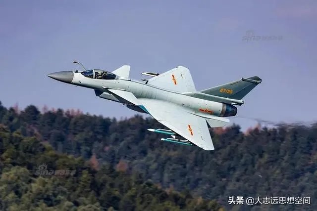 经常看到网上歼11B和在研的歼11D消息,歼11C哪去了?