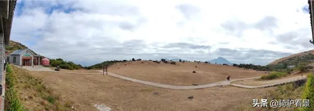 五一机票价格比去年跌三成,疫情当下我们还能出去旅游吗?