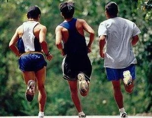 男子发泄苦闷烧车合理嘛？