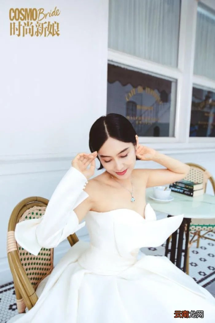 嫁黄贯中8年颜值在线 朱茵黄贯中结婚照