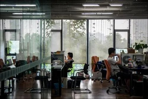 国庆加班8天抵平时上班20天,你会选择国庆假期加班吗?