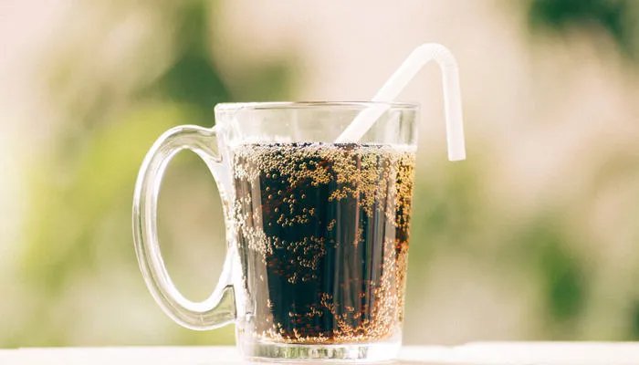 可乐最初诞生时是什么颜色的 可乐的配方是什么