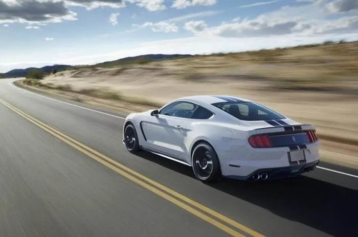 成品油价年内第四涨，油价上涨后你还愿意驾车出行吗？