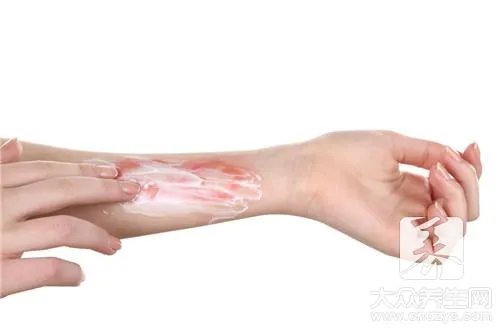 薰衣草精油祛疤的用法