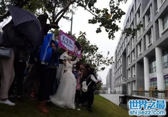 李佳宁王俊凯婚纱照是什么鬼，造谣的人良心不痛吗 