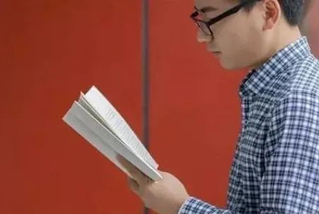 清华一学霸为了看漫画学六国语言，学习外语有哪些技巧？