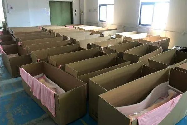 成人娃娃厂订单翻番，最高卖2万，为啥这么贵还有人买？