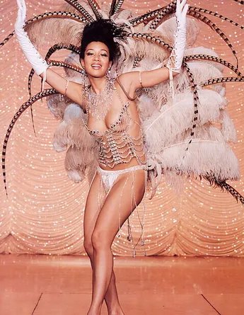 钟丽缇人体艺术美照曝光  与记者大谈身材维持秘方