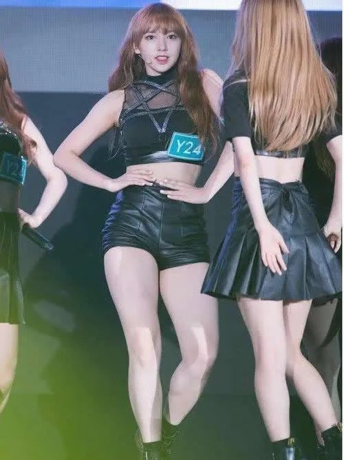 程潇的胸部有多大 她的奶为什么那么大