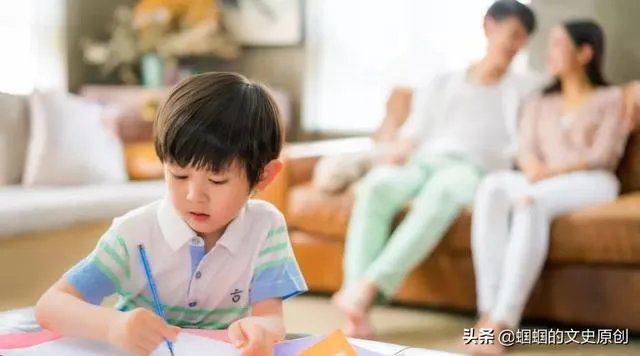 如何看待扬州一11岁女孩坠楼身亡，目击者称「作业没做完，和父母发生争执」？