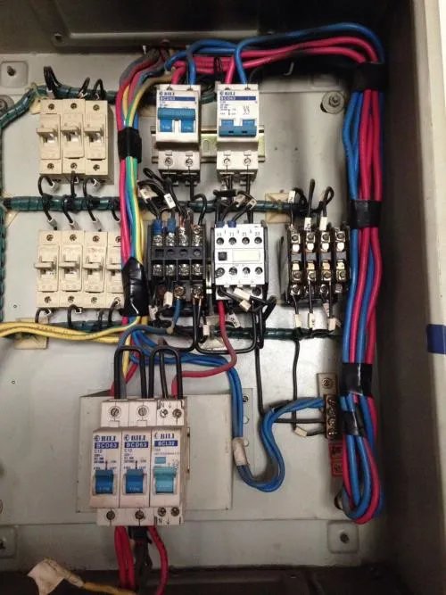 电压和电流的关系是什么