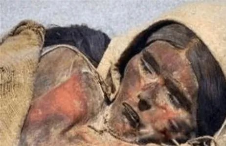 千年古墓走出活女尸 探索发现千年女尸