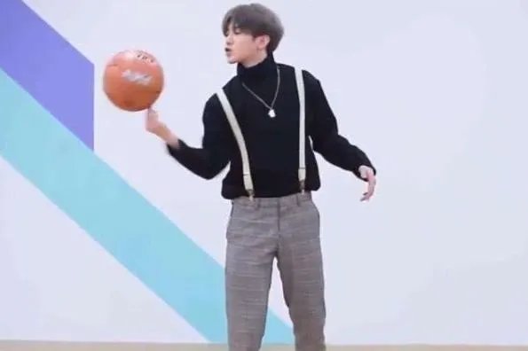 蔡徐坤为什么招全网黑,为什么打篮球都说蔡徐坤