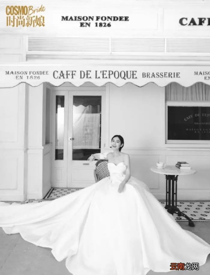 嫁黄贯中8年颜值在线 朱茵黄贯中结婚照