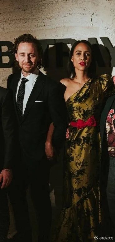 抖森被曝已与小3岁女星同居,抖森不想公开恋情的原因是?