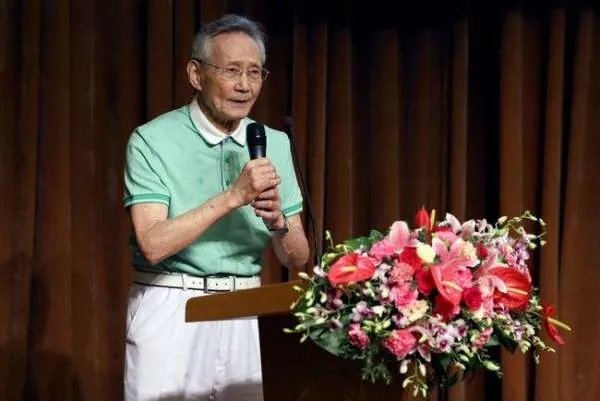 滑稽表演艺术家童双春去世,享年88岁,他究竟是因何去世的?