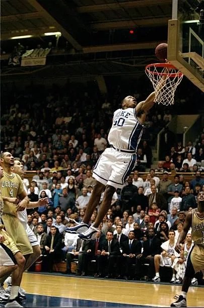 NBA里马盖蒂与伊戈达拉谁肌肉谁劲爆?