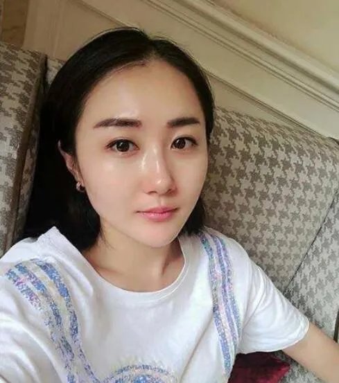 宋小宝深夜陪老婆购物恩爱十足 宋小宝老婆正面照和资料介绍