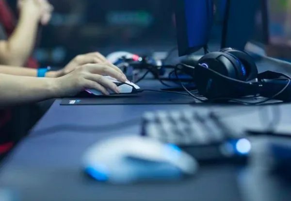 中国电竞用户规模达4.84亿人，女性玩家多吗？