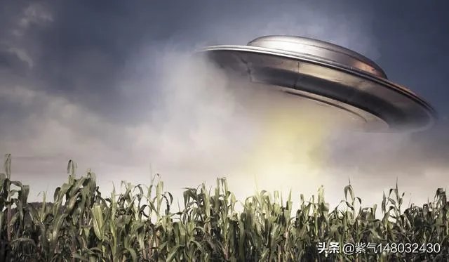 波兰男子拍到UFO罕见清晰照,你觉得这是外星人来了吗?