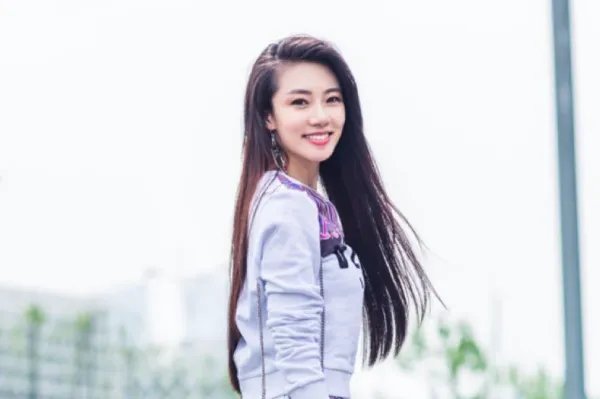 程晓玥的妈妈因什么病去世的？