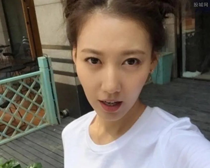 高露结婚了吗 高露老公是娱乐圈的吗