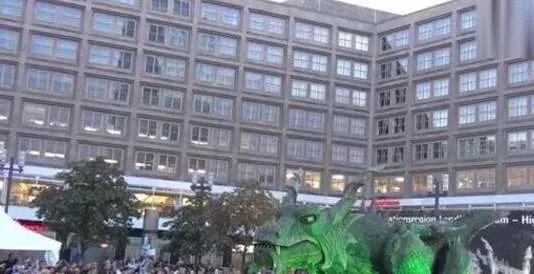 世界上最大的机器人,最大行走机器人凡尼