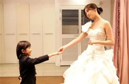 韩国电影《婚纱》剧情简介  《婚纱》电影观后感