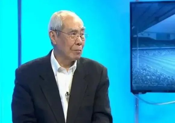 著名足球解说员李元魁去世，老爷子生前在足坛是个怎样的传奇人物？