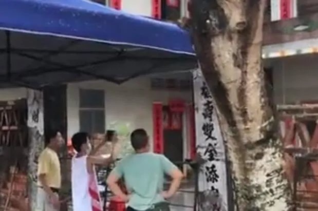 主播自带燃气做饭蹲守全红婵家是怎么回事 主播自带燃气做饭蹲守全红婵家什么情况