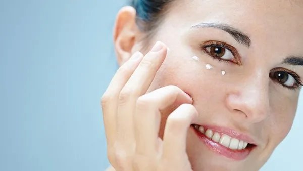 怎样用大蒜去眼袋