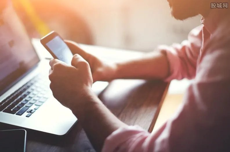 玩手机误捐款1.7万元 误捐公益款可以退回吗