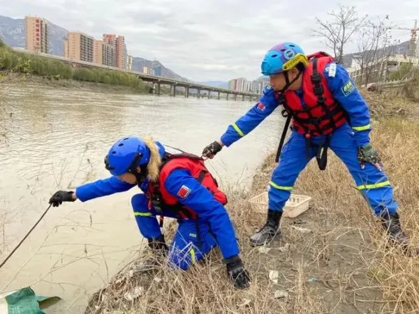 悲剧!陕西溺水事故致5死,含12岁男孩,这样的悲剧能否避免?