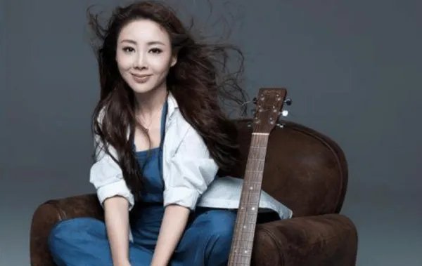 “父女恋”维持了4年，王筝老公出轨女方是高材生？