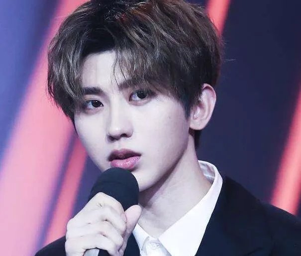 蔡徐坤为什么招全网黑,为什么打篮球都说蔡徐坤