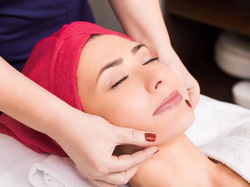 用盐洗脸好不好