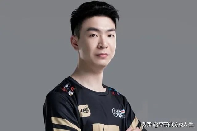 RNG战胜OMG再添战略武器,狼行杰斯意识拉满卖自己救下比赛,有多关键?