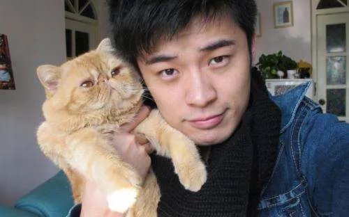 陈赫坐轮椅在重庆寸步难行，他究竟是怎么受伤的？