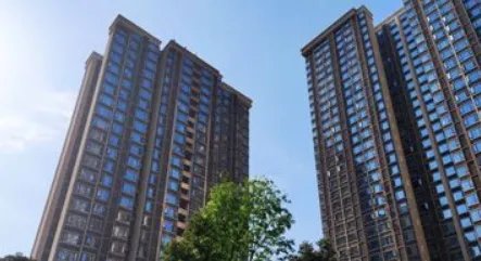 汪小菲因被拖欠房产证发文维权,遇到这种事该怎么办?